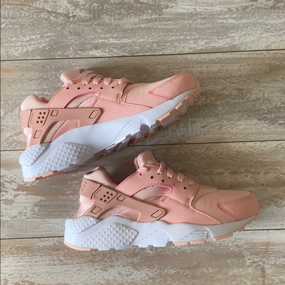 NWT Nike huarache run special edition - Picture 4 of 10